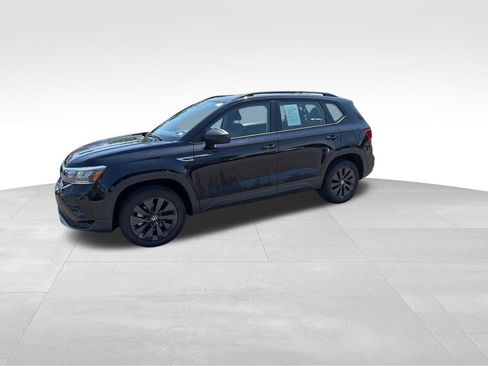Used 2024 Volkswagen Taos S FWD image 5