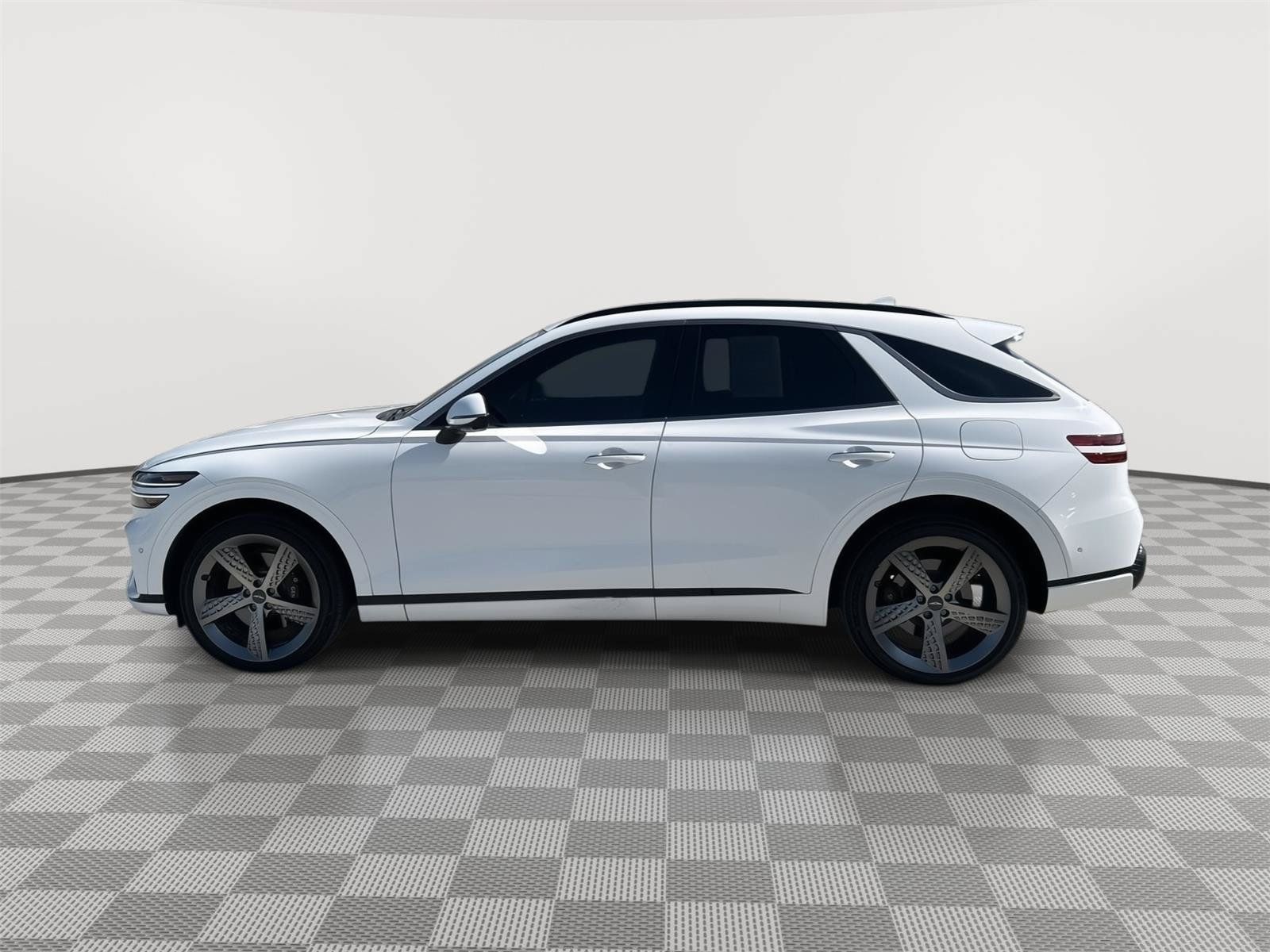 Used 2023 Genesis GV70 2.5T w/ Sport Prestige Package AWD/4WD image 3