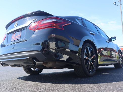 Used 2017 Nissan Altima 2.5 SR w/ Midnight Edition Package FWD image 18