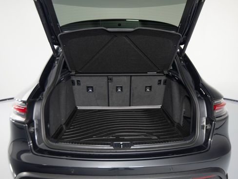 Certified 2025 Porsche Macan image 40