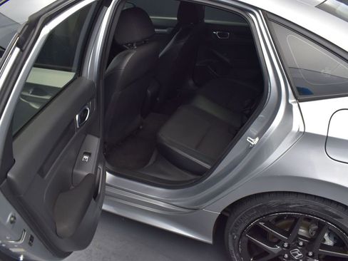 Used 2022 Honda Civic Sport image 10