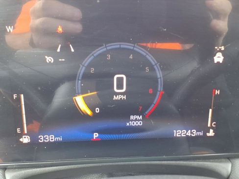 Used 2024 Chevrolet TrailBlazer LT w/ LT Cold Weather Package FWD image 20