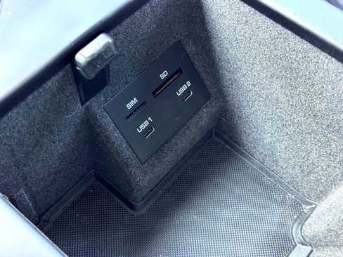 Used 2020 Porsche Macan image 32