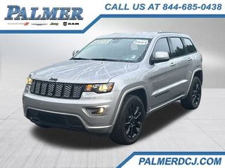 Used 2021 Jeep Grand Cherokee Laredo X image 1