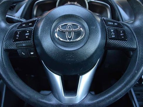 Used 2017 Toyota Yaris iA image 18