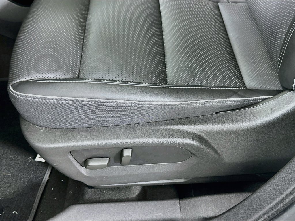 Used 2023 Buick Envision Essence FWD image 19