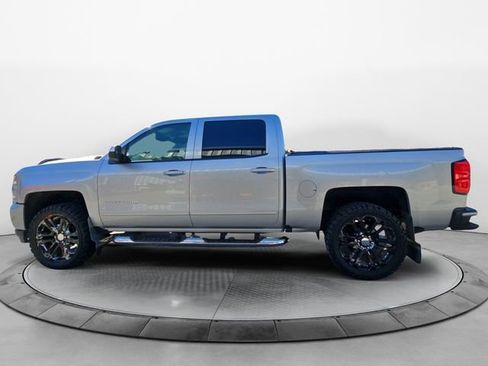 Used 2018 Chevrolet Silverado 1500 LT w/ All Star Edition image 2