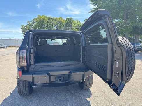 Used 2024 GMC Hummer EV 3X AWD/4WD image 30