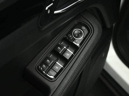 Used 2017 Porsche Macan S AWD/4WD image 50