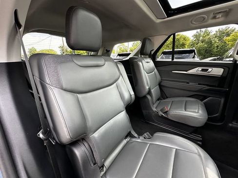 Certified 2025 Ford Explorer Active w/ Active Comfort Package AWD/4WD image 39