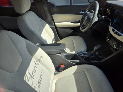 Used 2023 Buick Encore GX Preferred w/ Cold Weather Comfort Package FWD image 4