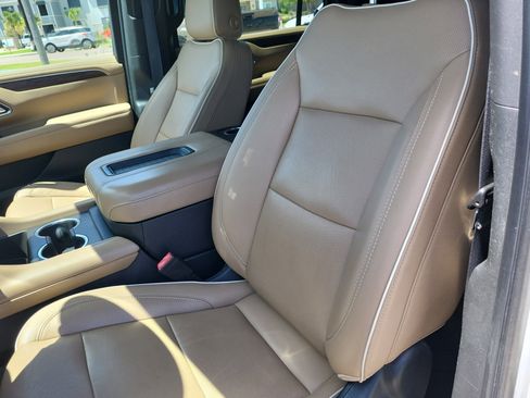 Used 2021 Chevrolet Suburban Premier image 15