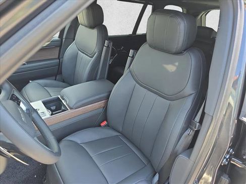 New 2025 Land Rover Range Rover Long Wheelbase SE image 15