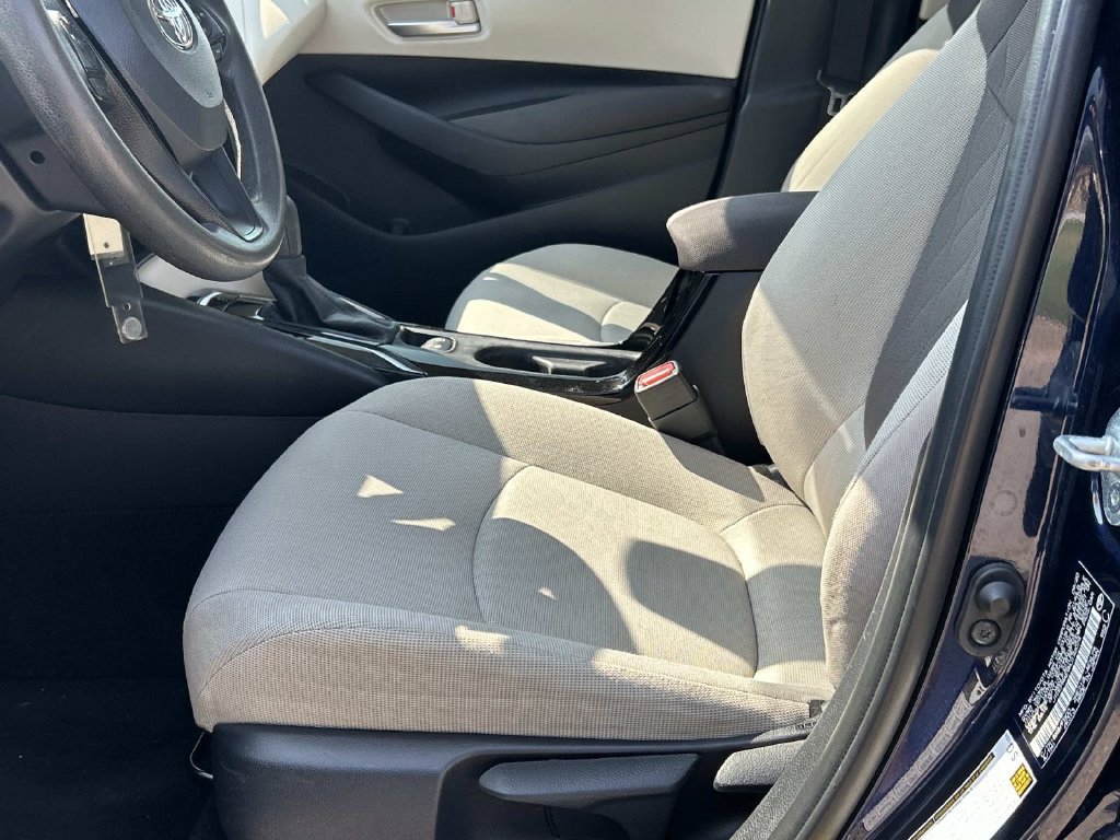 Used 2021 Toyota Corolla LE FWD image 16