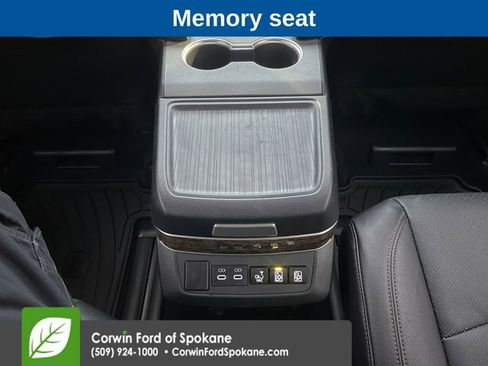 Used 2025 Toyota Sienna Platinum image 13
