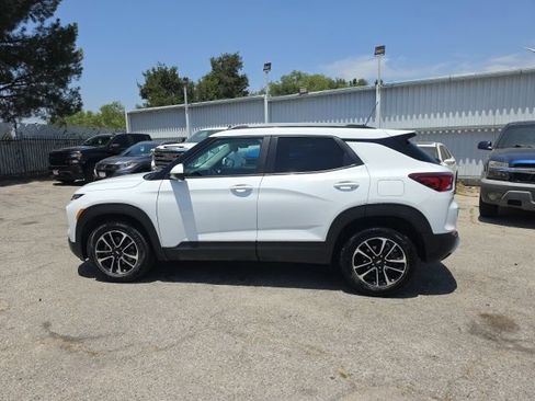 Used 2025 Chevrolet TrailBlazer LT FWD image 4