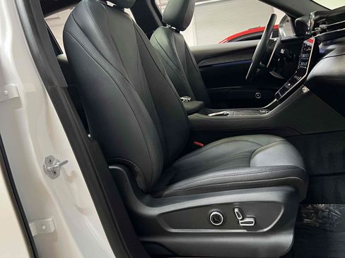 Used 2023 Maserati Grecale Modena AWD/4WD image 15