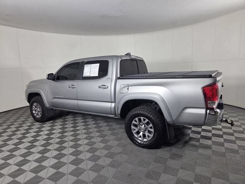 Used 2017 Toyota Tacoma TRD Sport RWD image 7