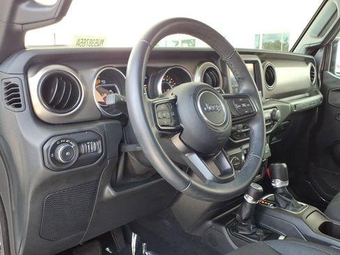 Used 2021 Jeep Wrangler Sport AWD/4WD image 10