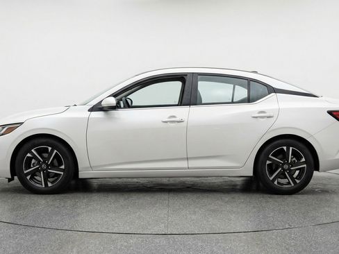 Used 2025 Nissan Sentra SV image 5