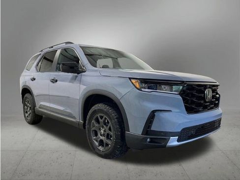 New 2025 Honda Pilot TrailSport image 10