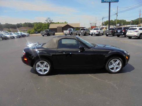 Used 2006 MAZDA MX-5 Miata Touring RWD image 2