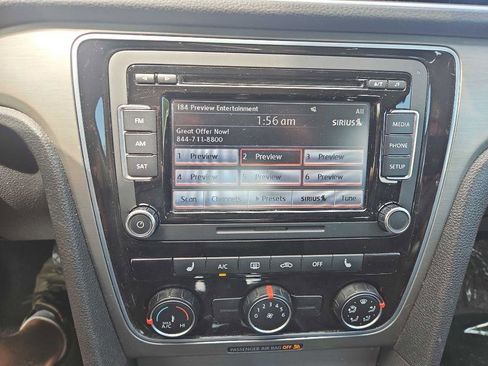 Used 2014 Volkswagen Passat 1.8T SE FWD image 33