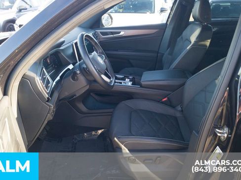 Used 2024 Volkswagen Atlas Cross Sport SE image 16