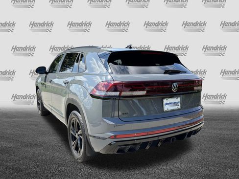 Used 2026 Volkswagen Atlas Cross Sport SEL R-Line AWD/4WD image 8