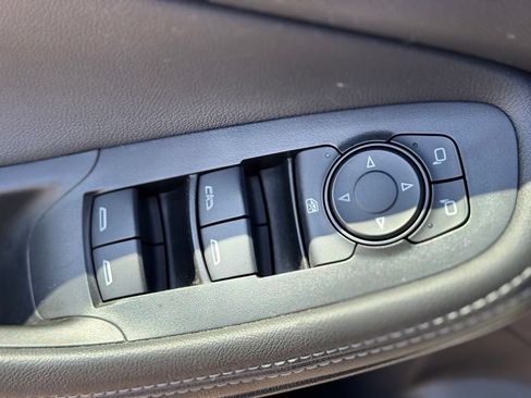 Used 2023 Buick Encore GX Preferred w/ Cold Weather Comfort Package AWD/4WD image 23