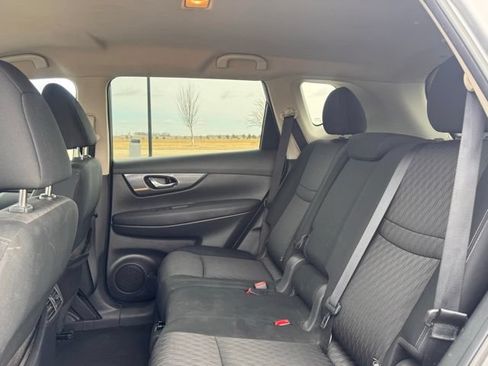 Used 2018 Nissan Rogue SV FWD image 30
