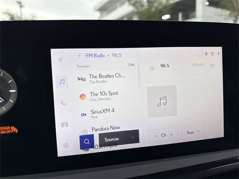 Used 2023 Lexus ES 300h image 16