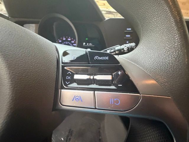 Certified 2023 Hyundai Elantra SEL w/ Preferred Accessory Package FWD image 26