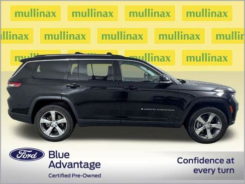 Used 2022 Jeep Grand Cherokee L Limited AWD/4WD image 2