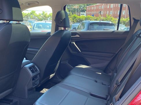 Used 2019 Volkswagen Tiguan SE AWD/4WD image 17