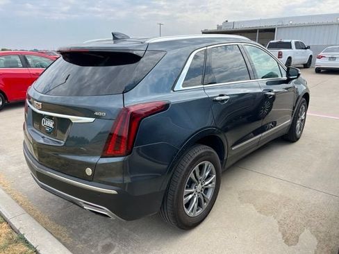 Used 2021 Cadillac XT5 Premium Luxury w/ LPO, Floor Liner Package FWD image 6
