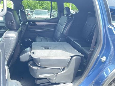 Certified 2025 Buick Enclave Preferred FWD image 25