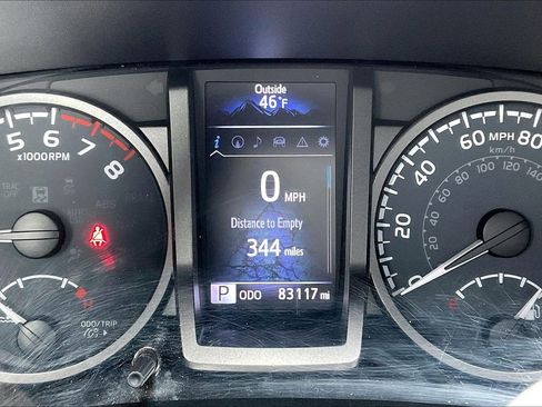 Used 2021 Toyota Tacoma TRD Off-Road image 12