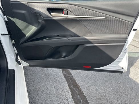 Used 2025 Toyota Camry SE image 26