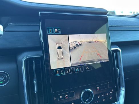 Used 2025 GMC Acadia Elevation image 27