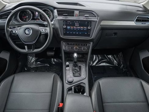 Used 2020 Volkswagen Tiguan SEL AWD/4WD image 17