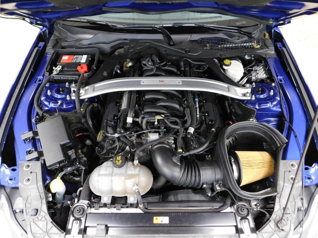 Used 2016 Ford Mustang Shelby GT350 w/ Technology Package RWD image 17