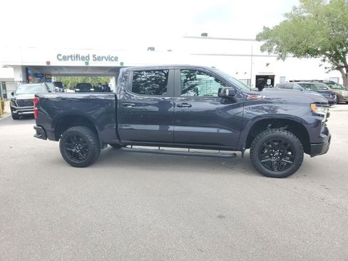 Used 2024 Chevrolet Silverado 1500 LT Trail Boss w/ LT Trail Boss Premium Package AWD/4WD image 6