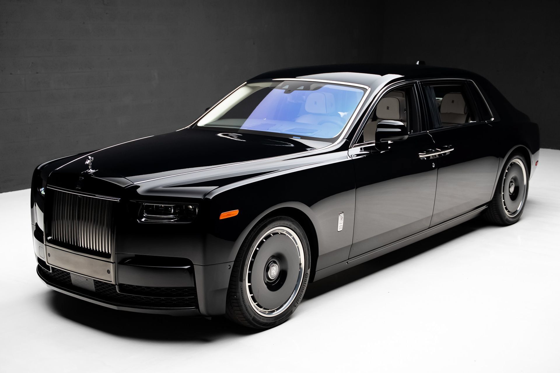 Used 2024 Rolls-Royce Phantom Extended Wheelbase RWD image 6