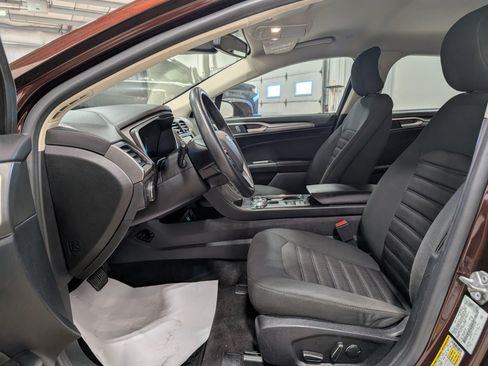 Used 2019 Ford Fusion SE image 14