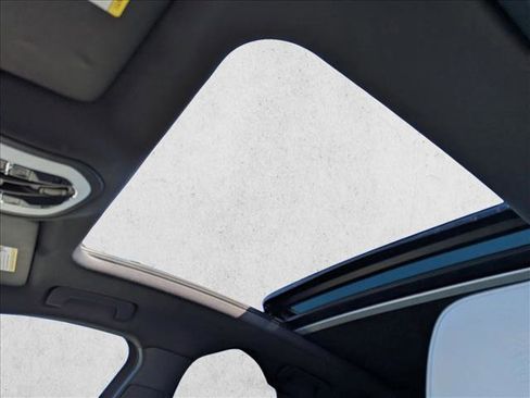 Used 2025 Porsche Macan image 27