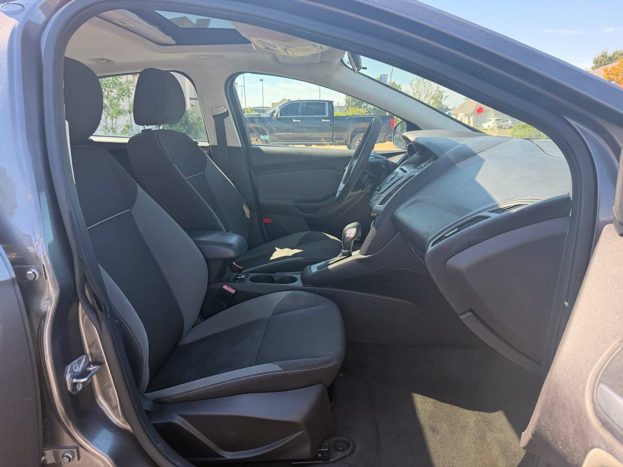 Used 2012 Ford Focus SE FWD image 7