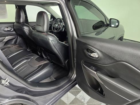 Used 2022 Jeep Cherokee Limited image 36