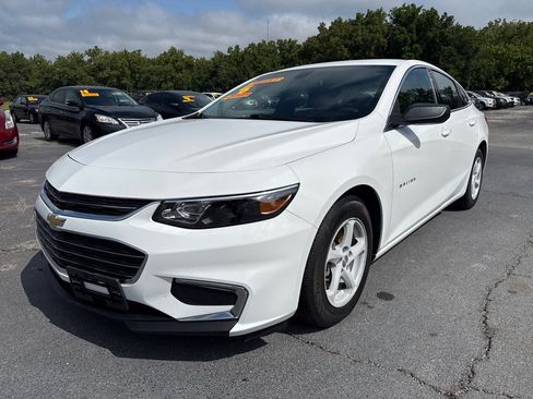 Used 2016 Chevrolet Malibu LS FWD image 2