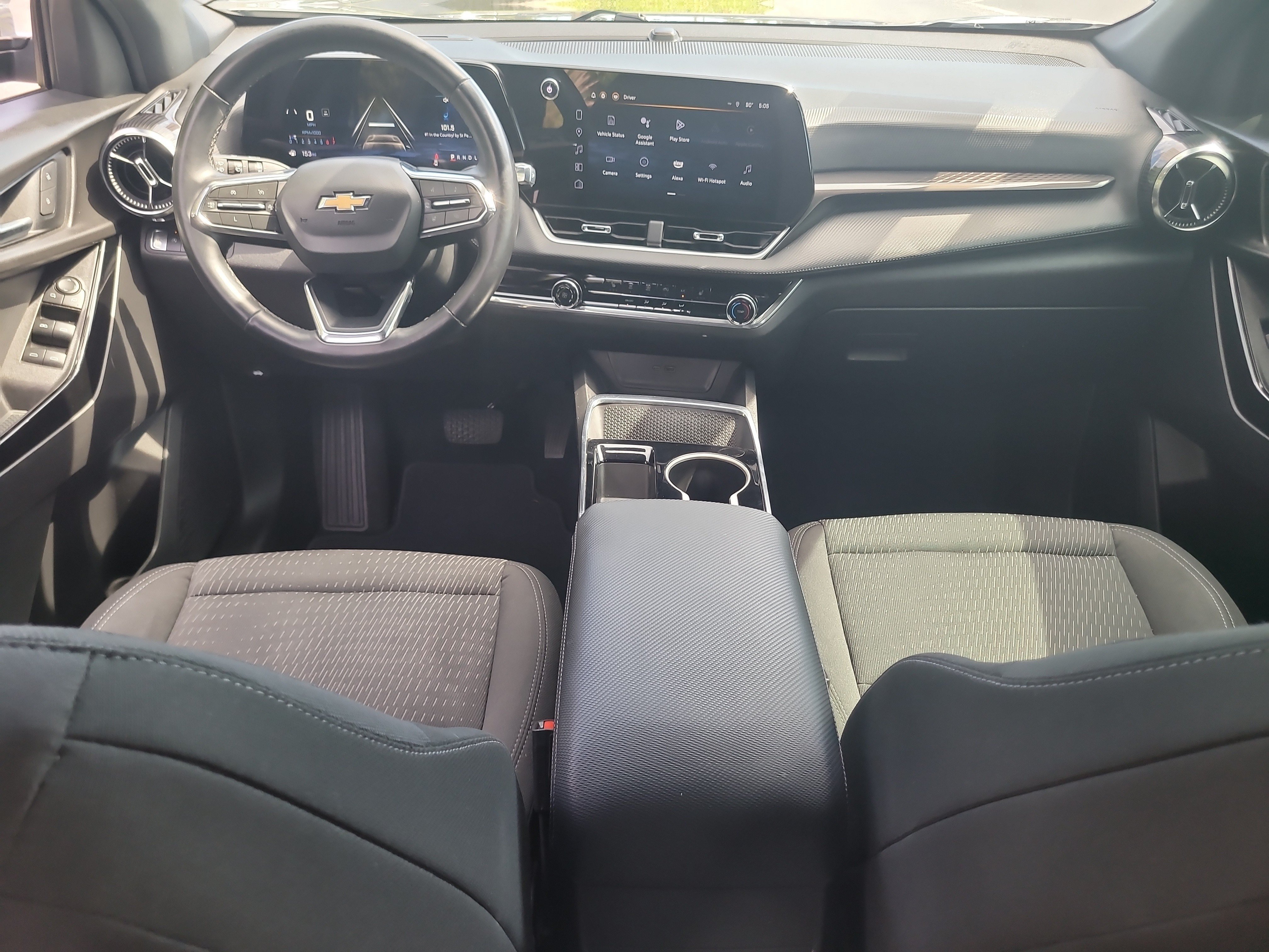 Used 2025 Chevrolet Equinox LT w/ Safety and Technology Package FWD image 16